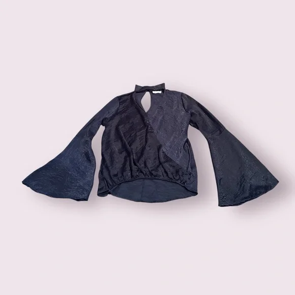 Elegant Women's Sage The Label Navy Blue Deep V Bell Sleeve Blouse Size Medium - Picture 1 of 14